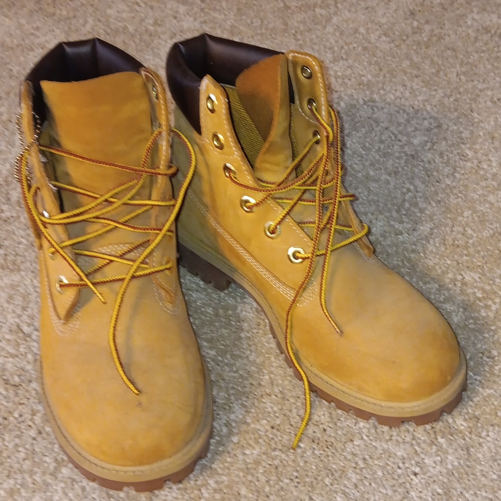 Boys Timberland boots 5.5